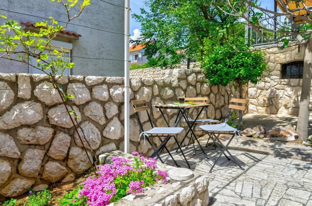 Apartments In Dramalj 39504