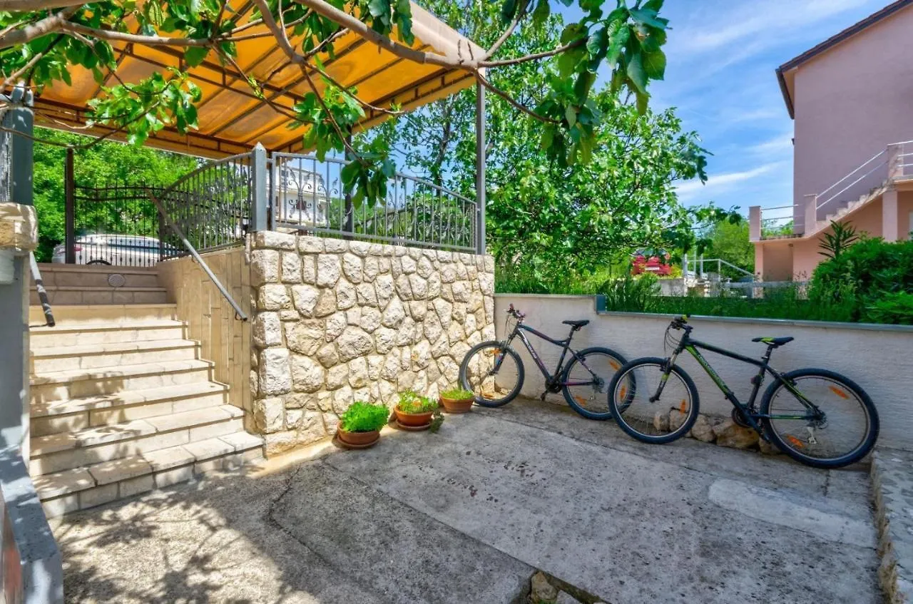 Apartments In Dramalj 39504 Croatia