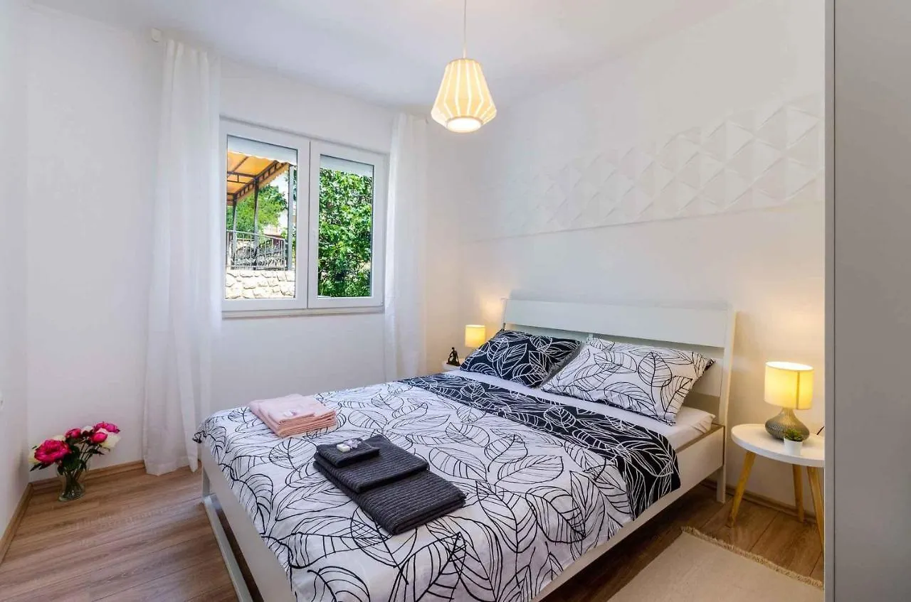 Apartments In Dramalj 39504 Croatia
